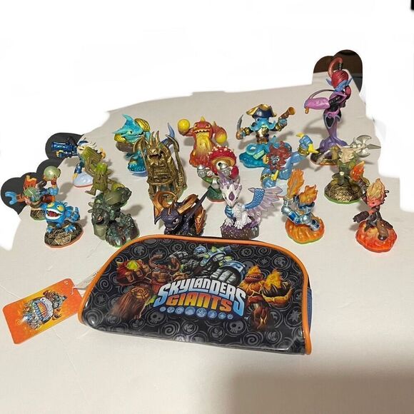 Skylanders Mixed Lot 17 figures with NWT bag Lightcore Flashwing Torch Double Tr - Picture 1 of 5